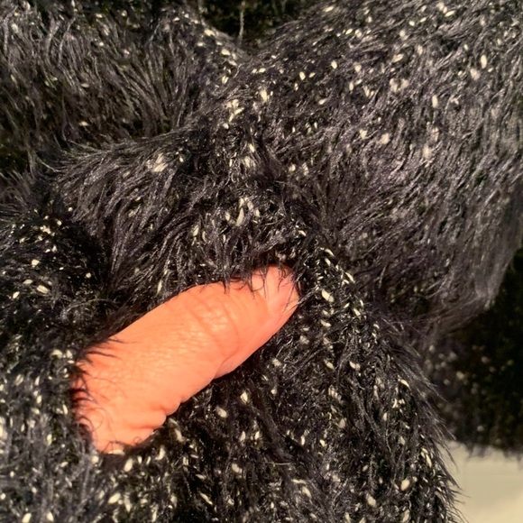 Express Off The Shoulder Women’s Fuzzy Eyelash Sweater w/ Thumbholes Size SP BLk - Picture 5 of 6